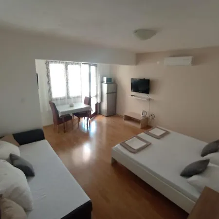 Valentino Appartamento Makarska