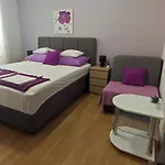 Valentino Apartamento Makarska